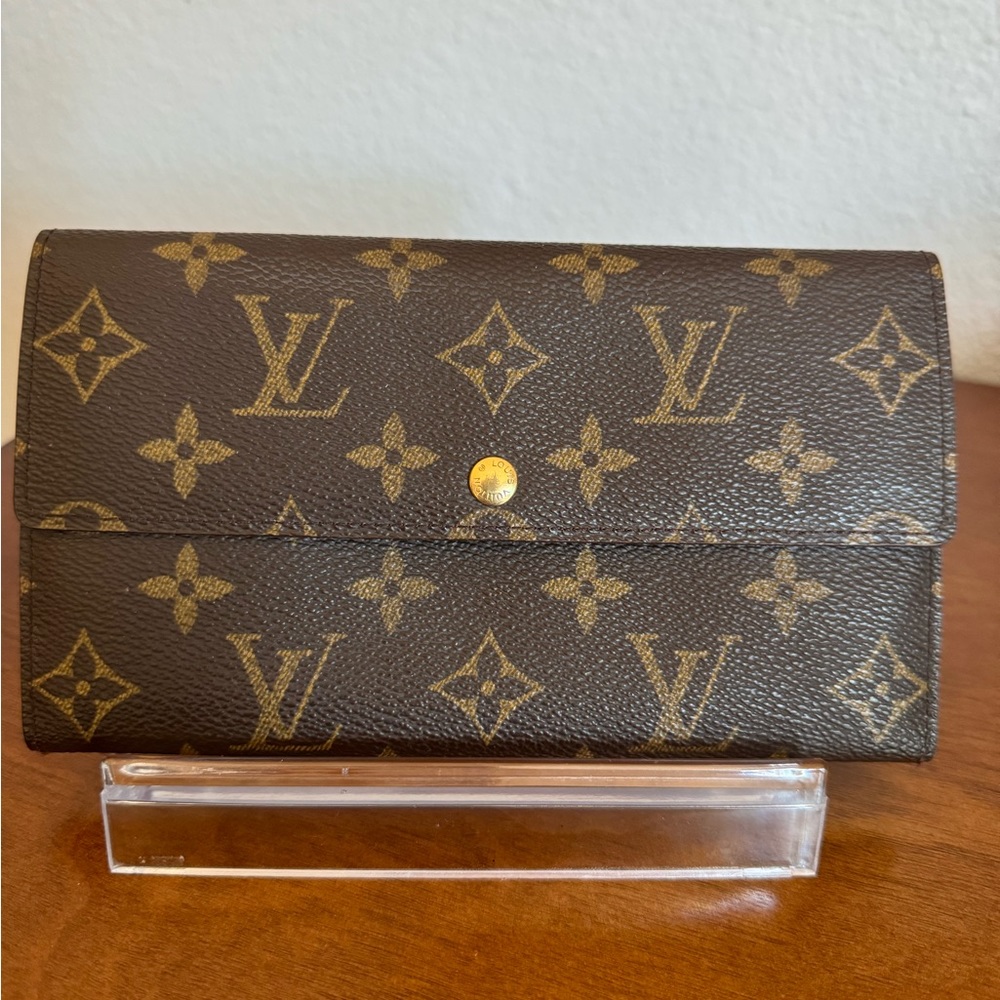 Louis Vuitton Brown Monogram Sarah Women's Wallet